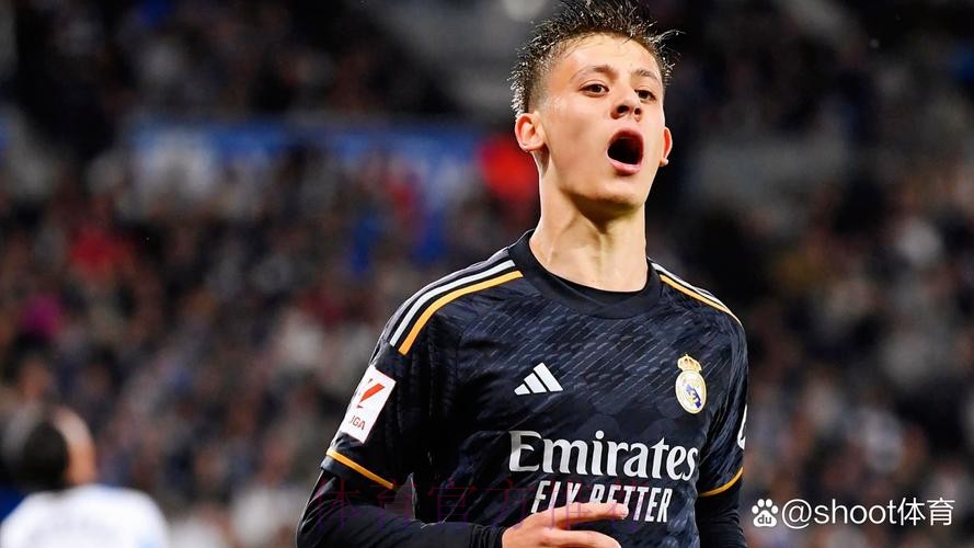 记者:勒沃库森关注皇马中场居勒尔 维尔茨或离队